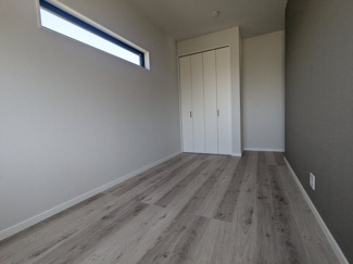 【収納】 | 鈴蘭台南町３丁目　新築戸建 | クローゼットがあるのでお部屋が広くお使いいただけます。
