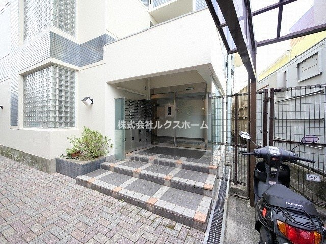 グランドライフ北之坊のエントランス|エントランスです