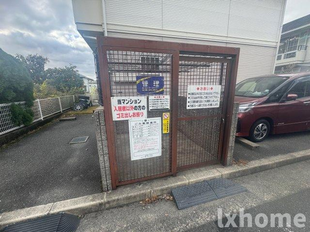 N・Sハイツの駐車場|車をお持ちの方に嬉しい駐車場付きの物件です
