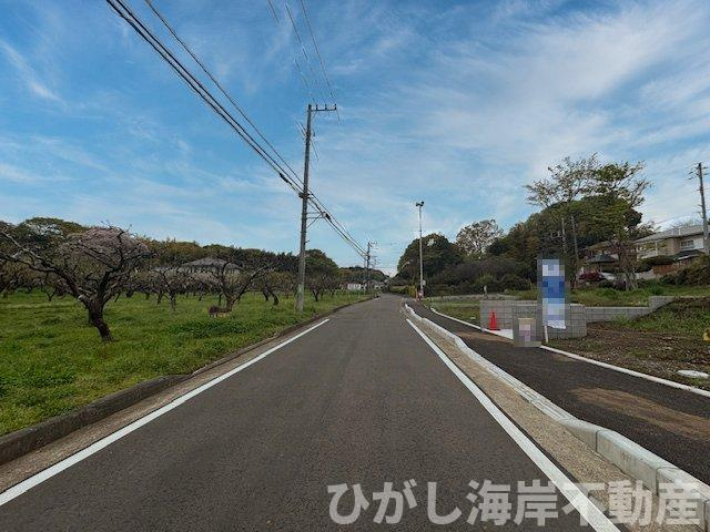 茅ヶ崎市第芹沢　新築戸建　全４棟　の前面道路含む現地写真|4月6日撮影　建築前　現地外観