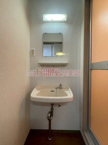 第一コーポ江頭の洗面所|使いやすい洗面所です
