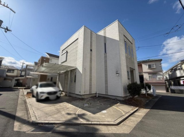 出口3丁目　中古一戸建ての外観|新しい生活にいかがでしょうか？外観はお住まいの顔になります。こだわりたいポイントですね。外壁塗装や屋根塗装のご相談も承っております。
■現地内覧・資金計画相談・住宅ローン相談もお問合せ受付中■