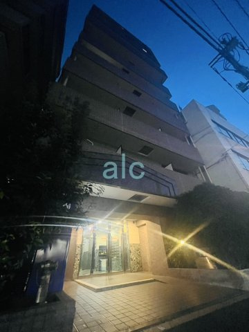 新宿区中落合３丁目の賃貸マンションの外観