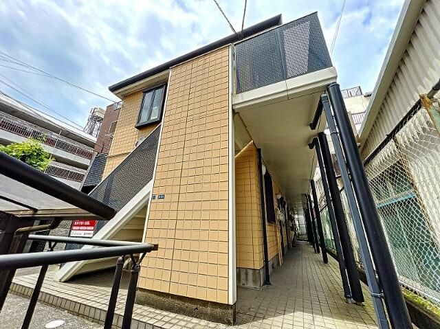 コーポイーストの外観