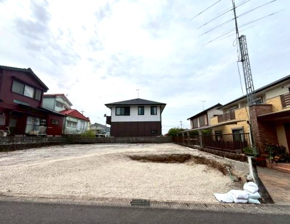 西伊敷3丁目　新築戸建ての外観|駐車3台可。お気軽にお問い合わせください。