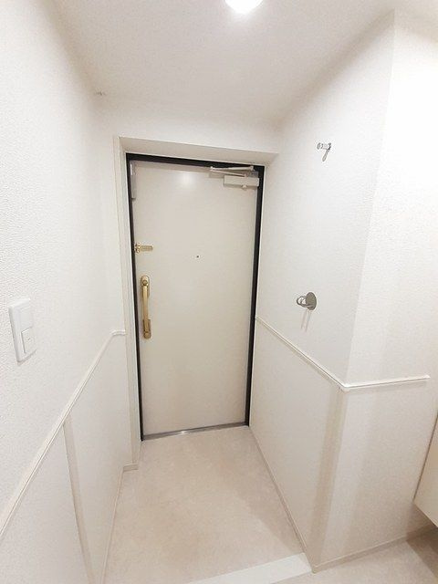 メゾン・ド・カナル森下の玄関