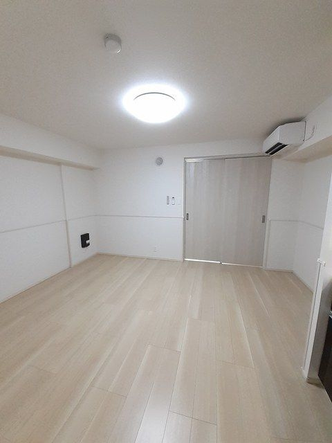 メゾン・ド・カナル森下の居間・リビング