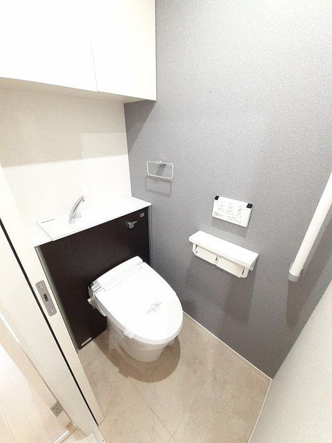 メゾン・ド・カナル森下のトイレ