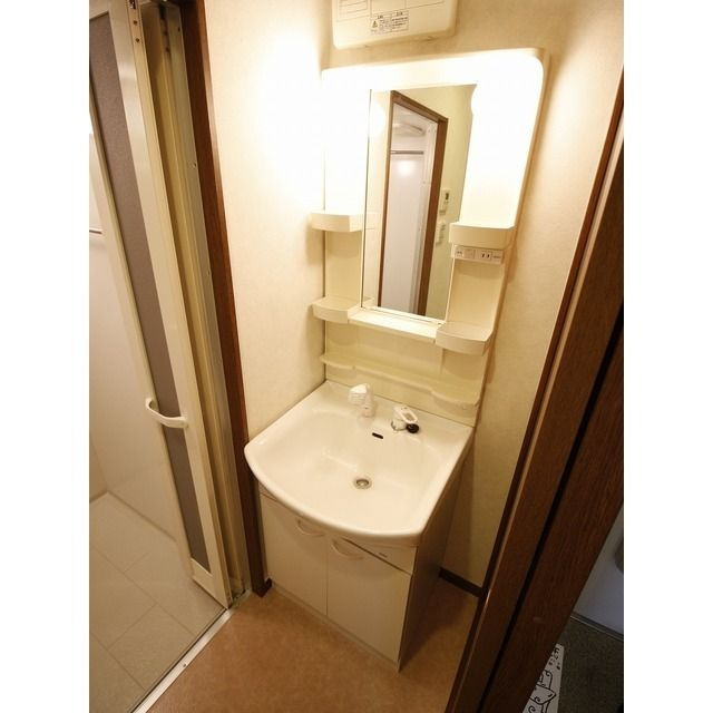 アムール AKIRAの独立洗面台