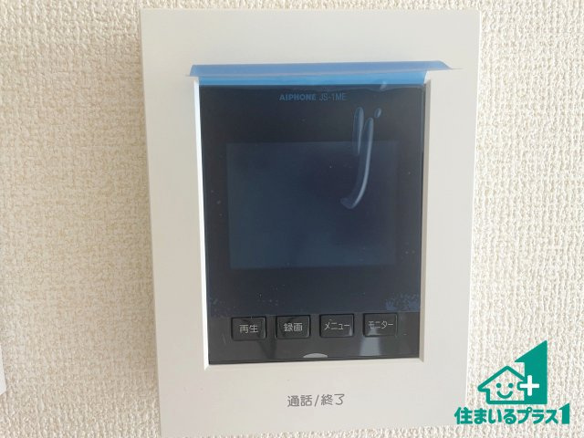 ■寝屋川市仁和寺町　第4期　新築一戸建ての防犯設備|カラーモニターインターホン！声だけでなく来訪者の姿や顔がモニターで確認できるので、小さなお子様がいらっしゃるご家庭でも安心できます！
