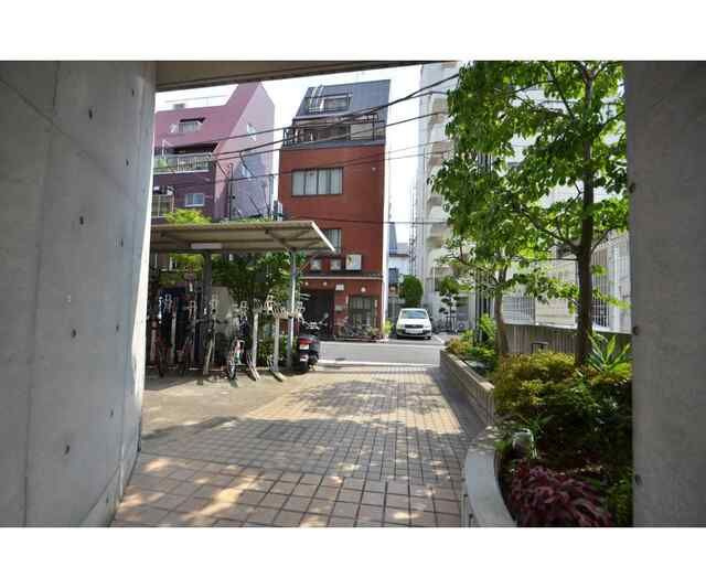 浅草参番館のエントランス