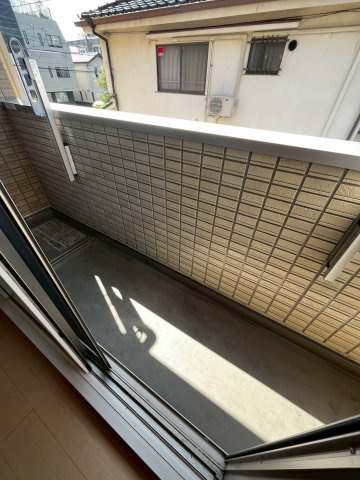 MINT甲子園五番町のバルコニー