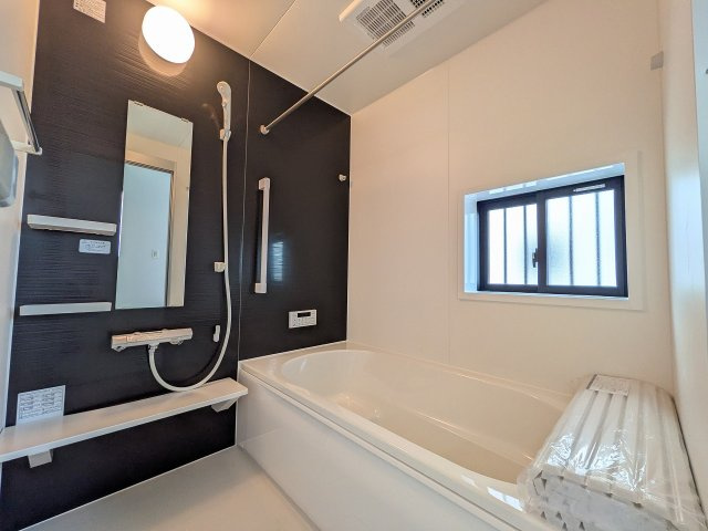 八王子市　弐分方町　新築一戸建て　１０期の浴室|～のびのびくつろげるバスルーム　１日の締めくくりに癒やしのバスタイムを～
