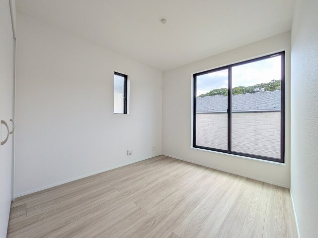 八王子市　弐分方町　新築一戸建て　１０期の子供部屋|～2階バルコニーに面している5.25帖の洋室～