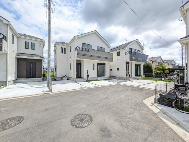 八王子市　弐分方町　新築一戸建て　１０期の前面道路含む現地写真|～南5ｍ道路に面しています～