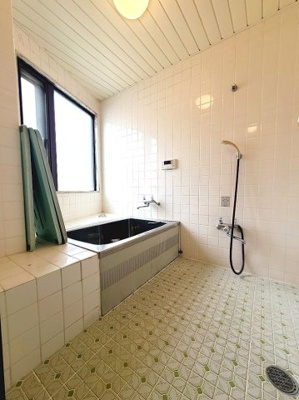 【浴室】 | 板橋区志村1丁目　中古戸建　11990万円 | 3階浴室