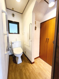 【トイレ】 | 板橋区志村1丁目　中古戸建　11990万円 | 1階トイレ