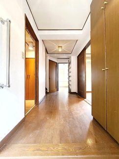 【玄関】 | 板橋区志村1丁目　中古戸建　11990万円 | 1階玄関