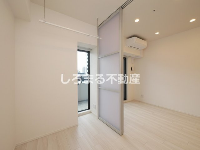 コンフォリア・リヴ北浜淡路町の洋室