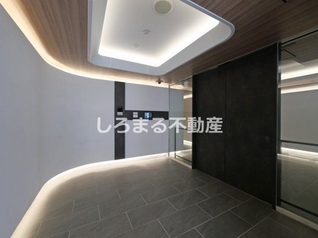 コンフォリア・リヴ北浜淡路町のロビー