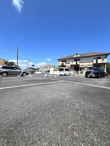 アペリーレ　Ｂの駐車場