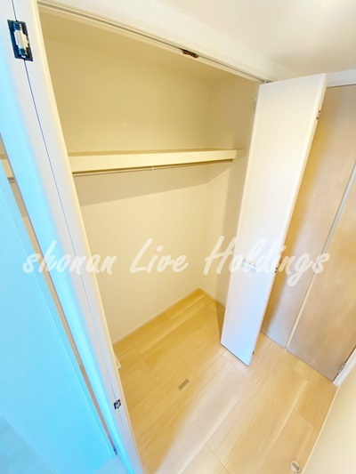 スアヴィス横須賀中央の収納|ポール付きで使い勝手の良いクローゼット♪