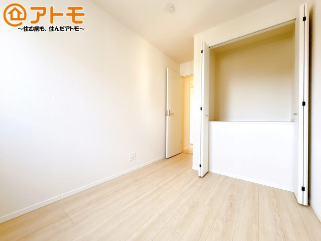 【子供部屋】 | 函南町間宮第3　新築戸建　1号棟 | 収納豊富な洋室は使い勝手良好です！