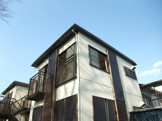 八王子市絹ケ丘３丁目のアパートの外観