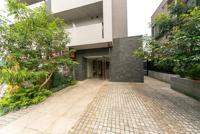 ＡＶＥＮＩＲ渋谷本町のエントランス|毎日通るエントランスはこのようになっています