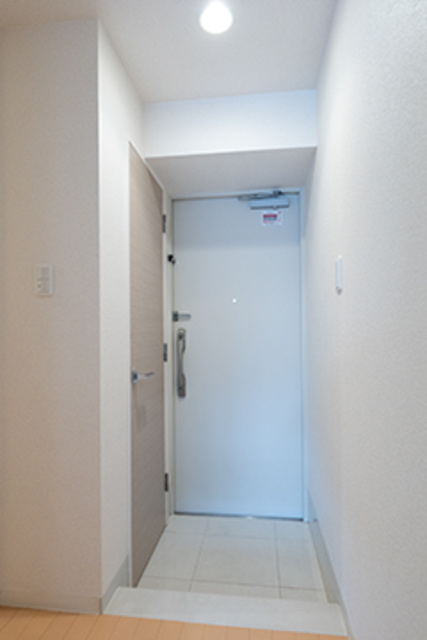ＰＯＲＴＯ　ＰＡＲＴＩＲＥ　ＹＯＫＯＨＡＭＡの玄関|※写真は同タイプ住戸です。