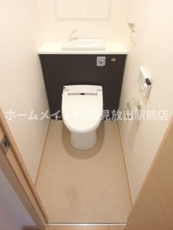 大阪市鶴見区焼野３丁目の賃貸マンションのトイレ