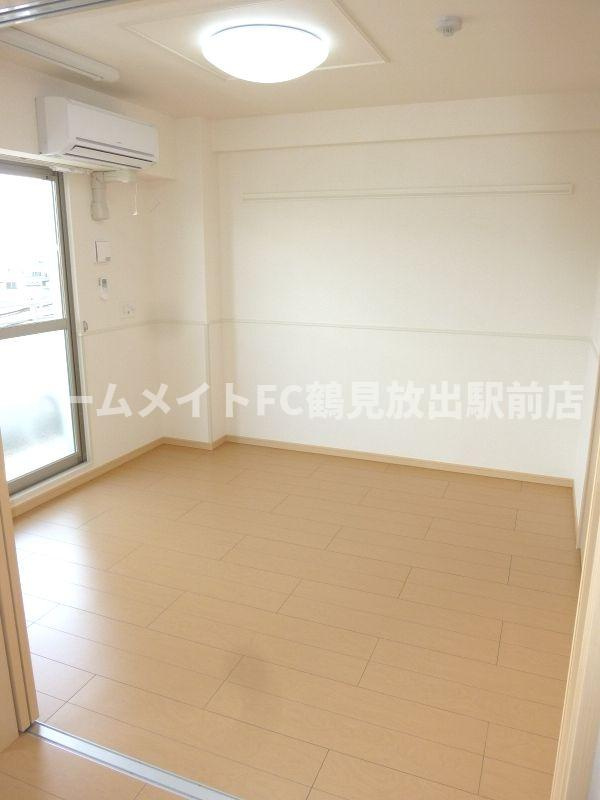 大阪市鶴見区焼野３丁目の賃貸マンションの洋室
