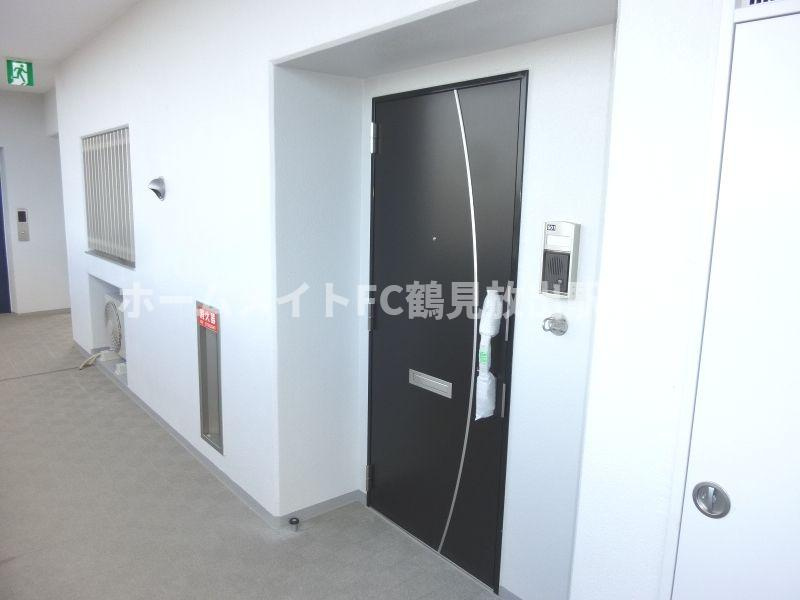 大阪市鶴見区焼野３丁目の賃貸マンションの玄関