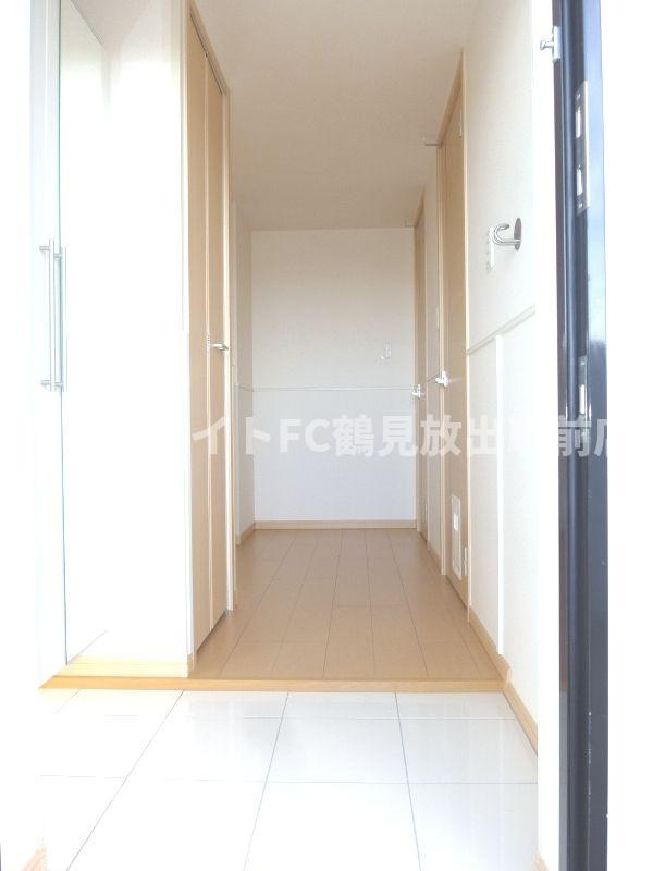 大阪市鶴見区焼野３丁目の賃貸マンションの玄関
