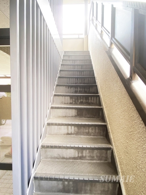 ハイツSDのその他共用部分|共用部階段☆