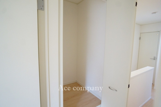 【収納】 | 生野区田島3丁目　【4号棟/全4区画】 | 2階廊下にある階段上、床上げ収納です♪