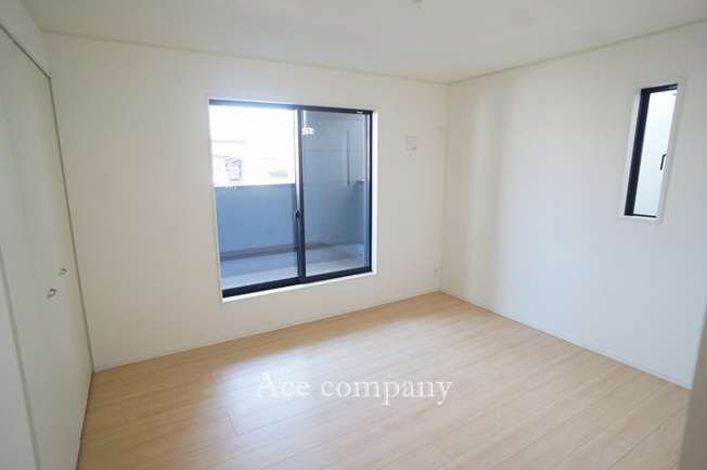 【寝室】 | 生野区田島3丁目　【4号棟/全4区画】 | 【3階：洋室7.2帖】バルコニーに面したお部屋です☆