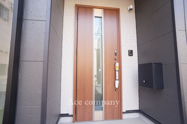 【玄関】 | 生野区田島3丁目　【4号棟/全4区画】 | 防犯カメラ・人感センサー付玄関灯完備です☆