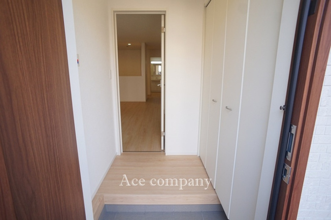 【玄関】 | 生野区田島3丁目　【4号棟/全4区画】 | スッキリと収まったシューズクローゼット完備です♪