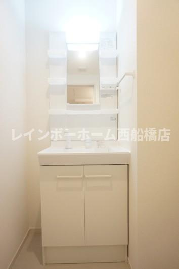 リブリ・桜並木通りの独立洗面台