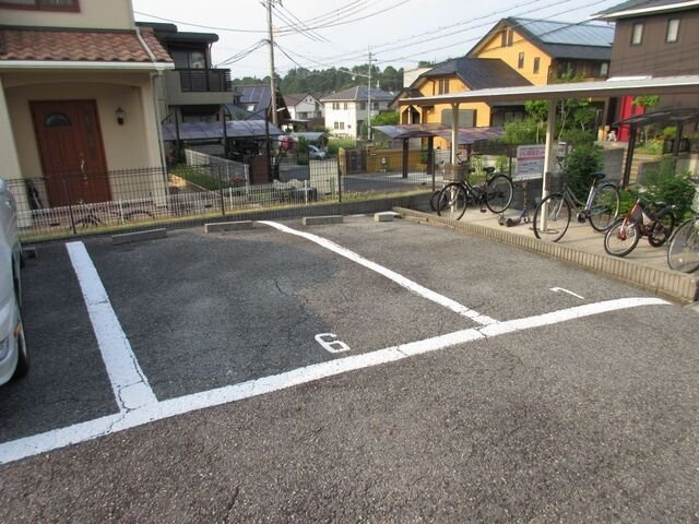 プリシェール藤原台の駐車場