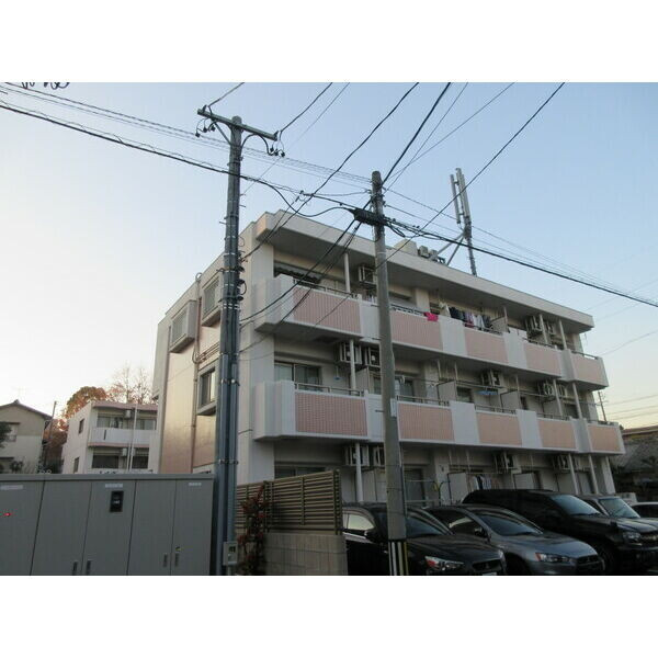 グリーンヒルズ明大寺の外観