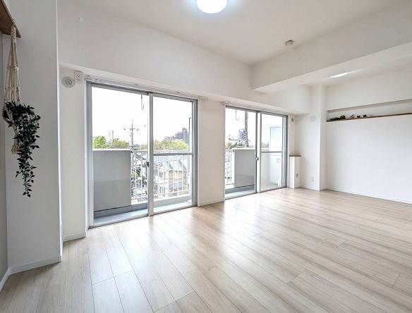 エクレール鴻巣の居間・リビング|※同シリーズ別建物参考写真