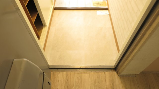 ホワイトハイツの玄関