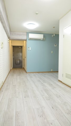 ホワイトハイツの洋室