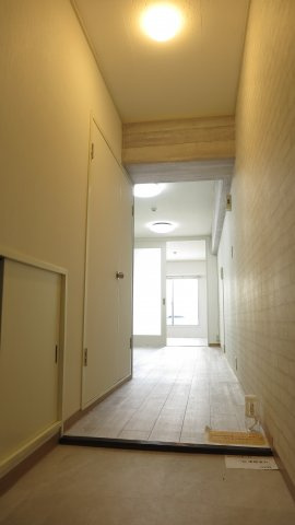 ホワイトハイツの玄関