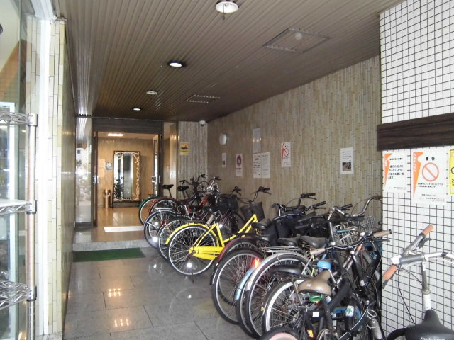 ホワイトハイツのエントランス