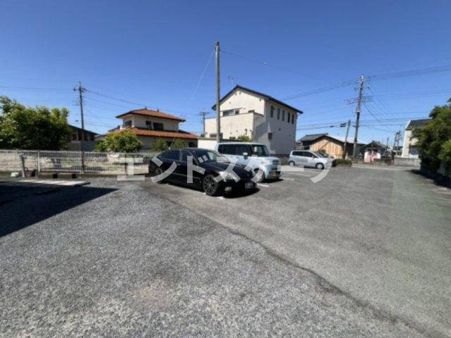 コーポ七曲り　Ｅの駐車場|高崎、前橋のお部屋探しはエンドスケープまで！お客様の理想お聞かせ下さい♪