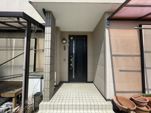 中古住宅・中古戸建　郡山市富久山町南小泉　小泉小学校・明健中学校の玄関