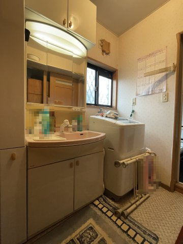 中古住宅・中古戸建　郡山市富久山町南小泉　小泉小学校・明健中学校の独立洗面台|リフォームのご相談もお見積もりから精一杯ご提案させていただきます。
